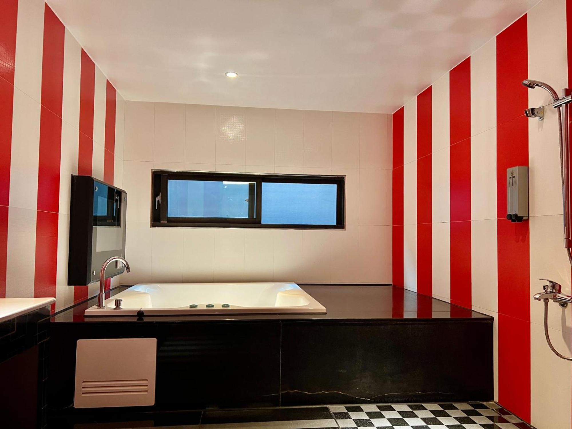 Fairy Tale City Motel Kota Hualien Bagian luar foto